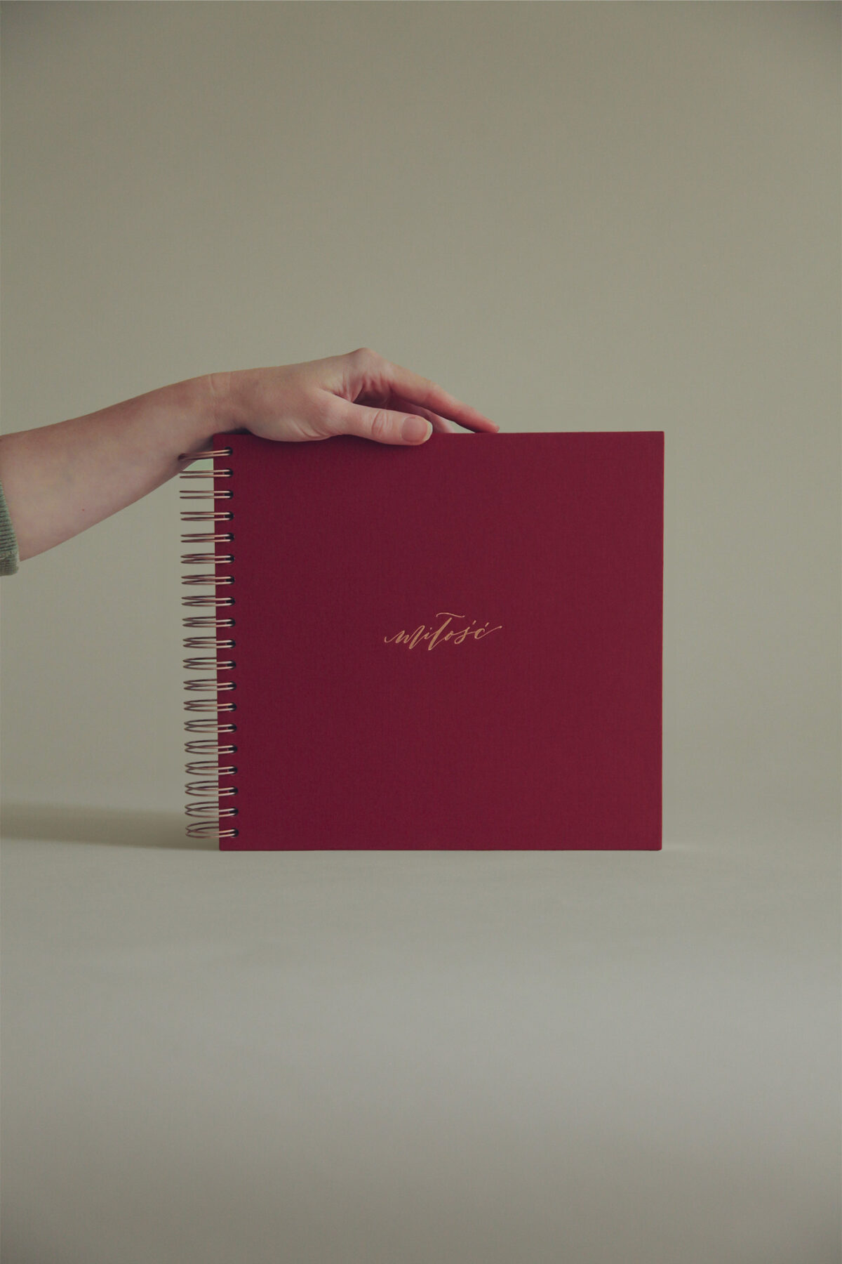 Album 26x25 bordo miłość