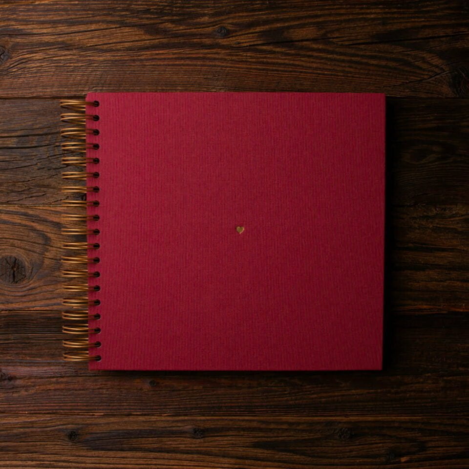 Album na zdjącia MEDIUM BLACK35 bordo serce