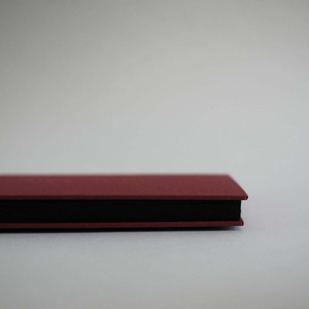 guestbook maroon medium