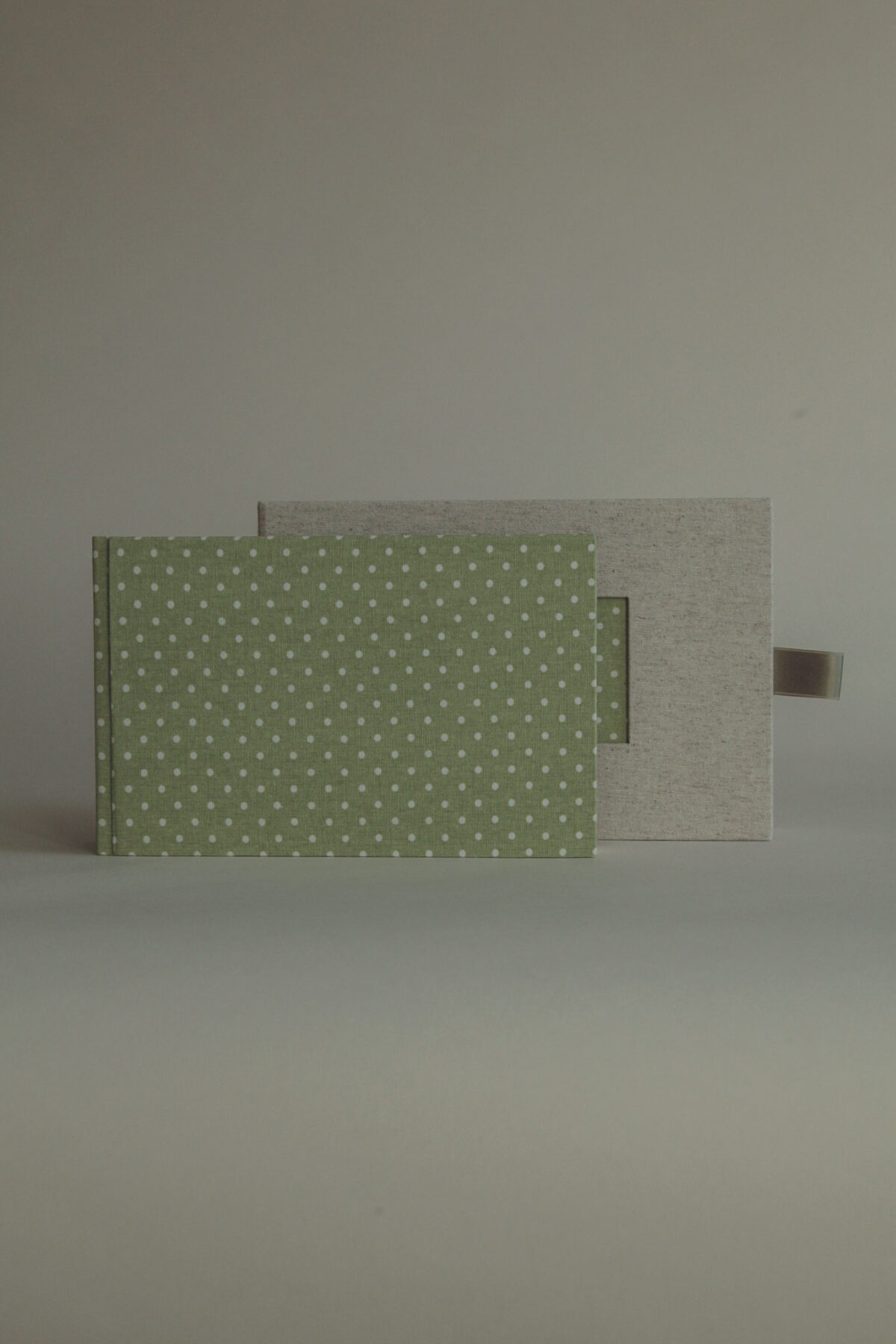 Sewn photo album green pea